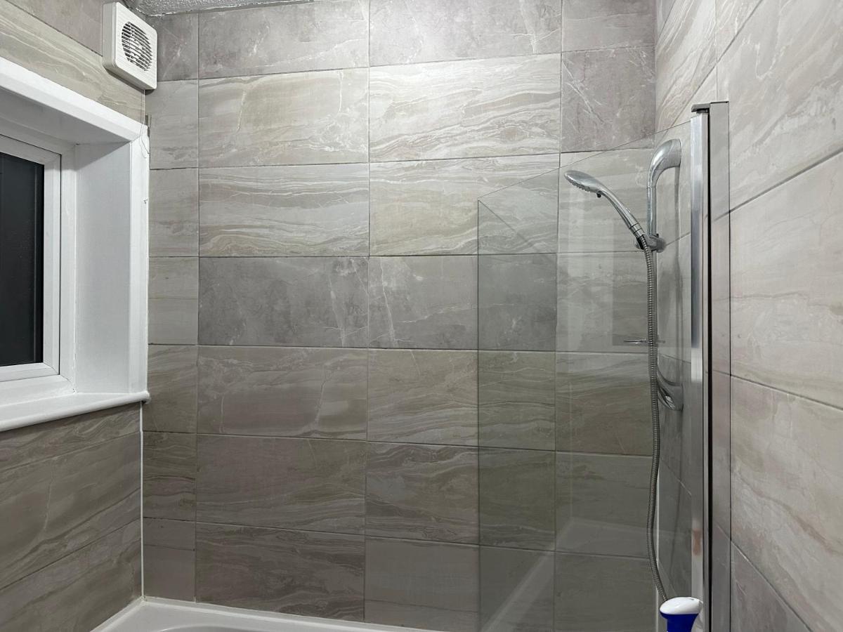 3rd Flat With Private Toilet And Bathroom Setup For Family Enjoyment 134 Keedonwood Road
