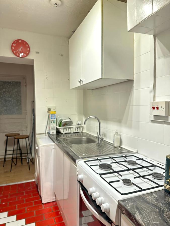 3rd Flat With Private Toilet And Bathroom Setup For Family Enjoyment 134 Keedonwood Road Homestay Bromley