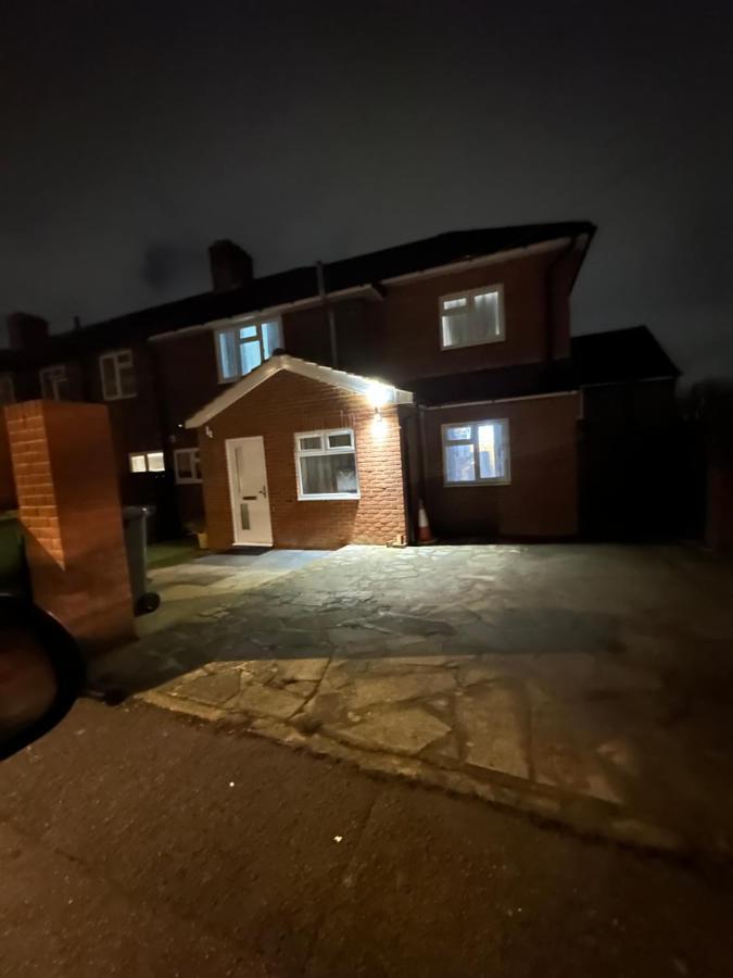 3rd Flat With Private Toilet And Bathroom Setup For Family Enjoyment 134 Keedonwood Road Bromley