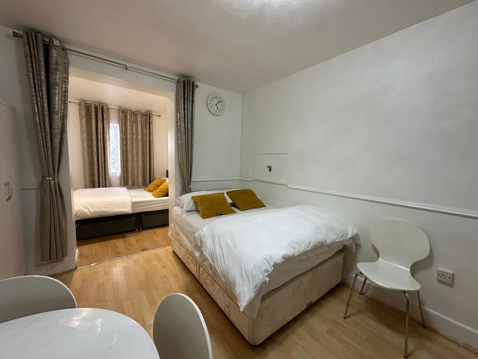 3rd Flat With Private Toilet And Bathroom Setup For Family Enjoyment 134 Keedonwood Road *