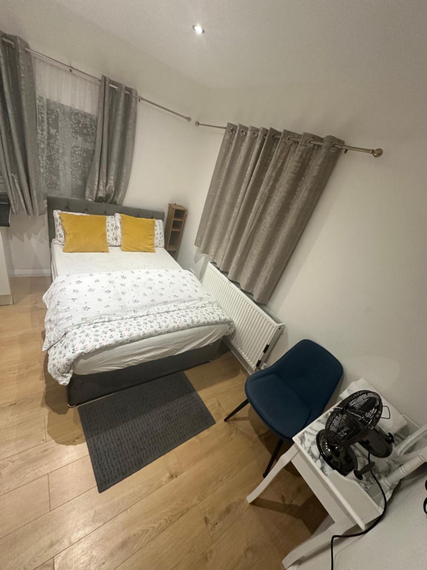 3rd Flat With Private Toilet And Bathroom Setup For Family Enjoyment 134 Keedonwood Road *