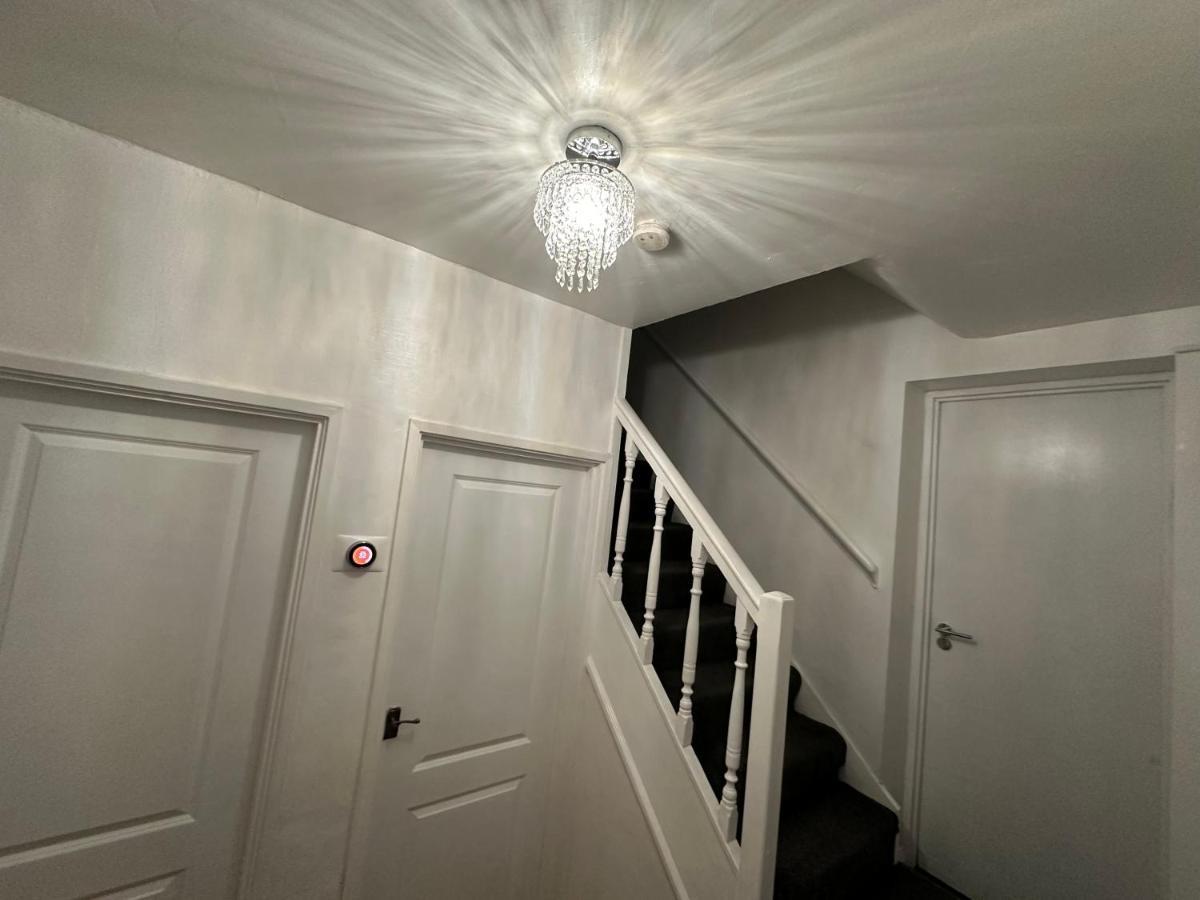 3rd Flat With Private Toilet And Bathroom Setup For Family Enjoyment 134 Keedonwood Road Homestay Bromley